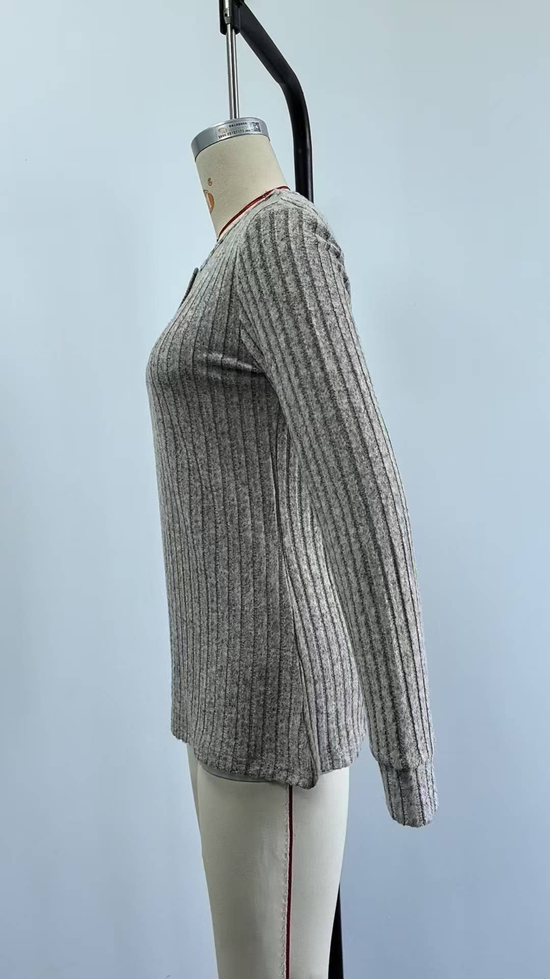Knitted long-sleeved fashionable casual top