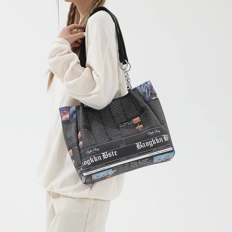 Newspaper printed large-capacity bucket bag