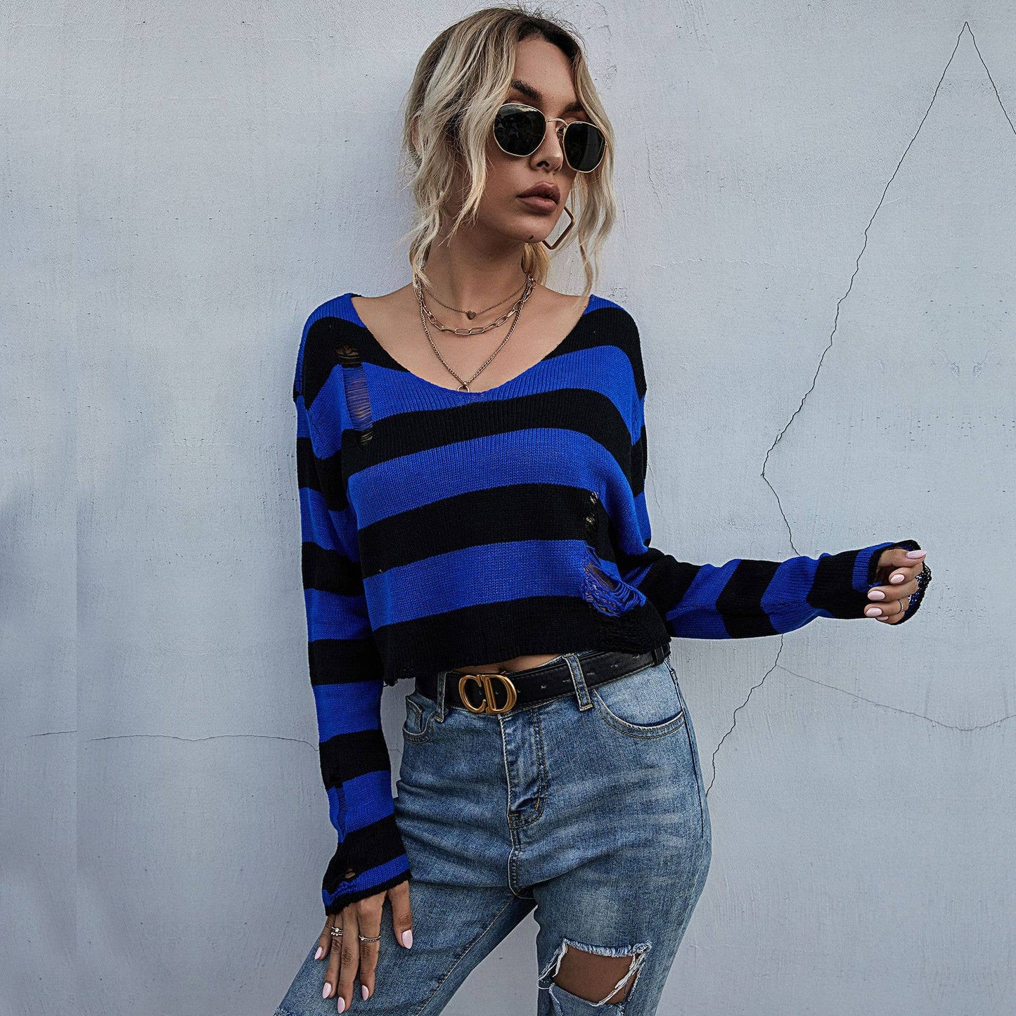 STRIPED V-NECK LOOSE SHORT RIPPED SWEATER