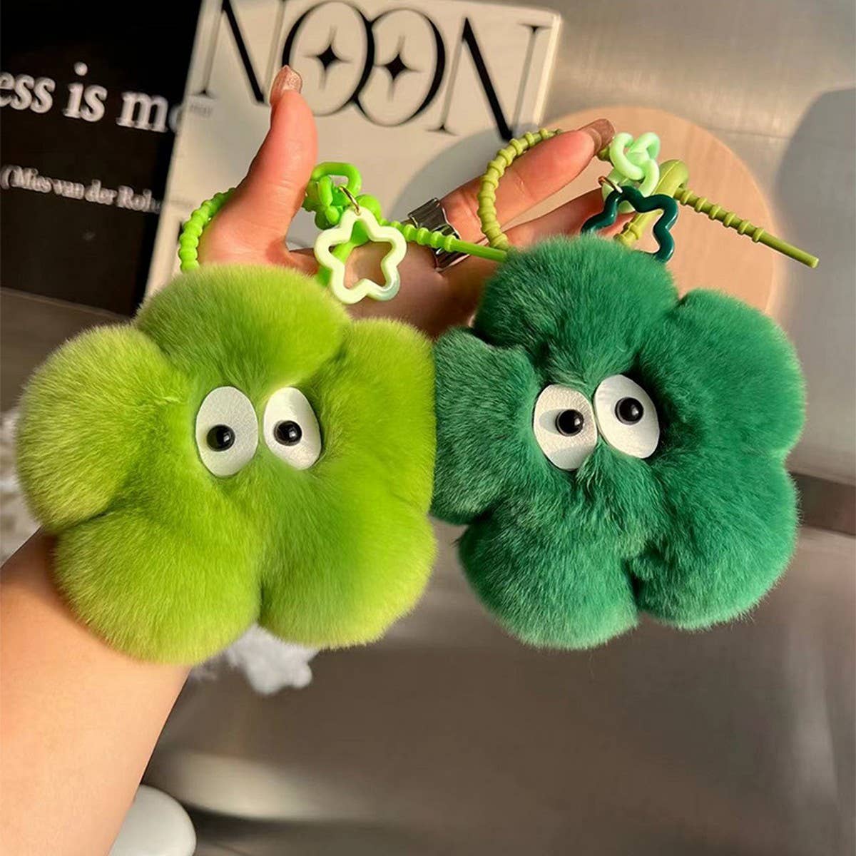 CUTE FLOWER PLUSH BALL BAG CAR KEYCHAIN PENDANT