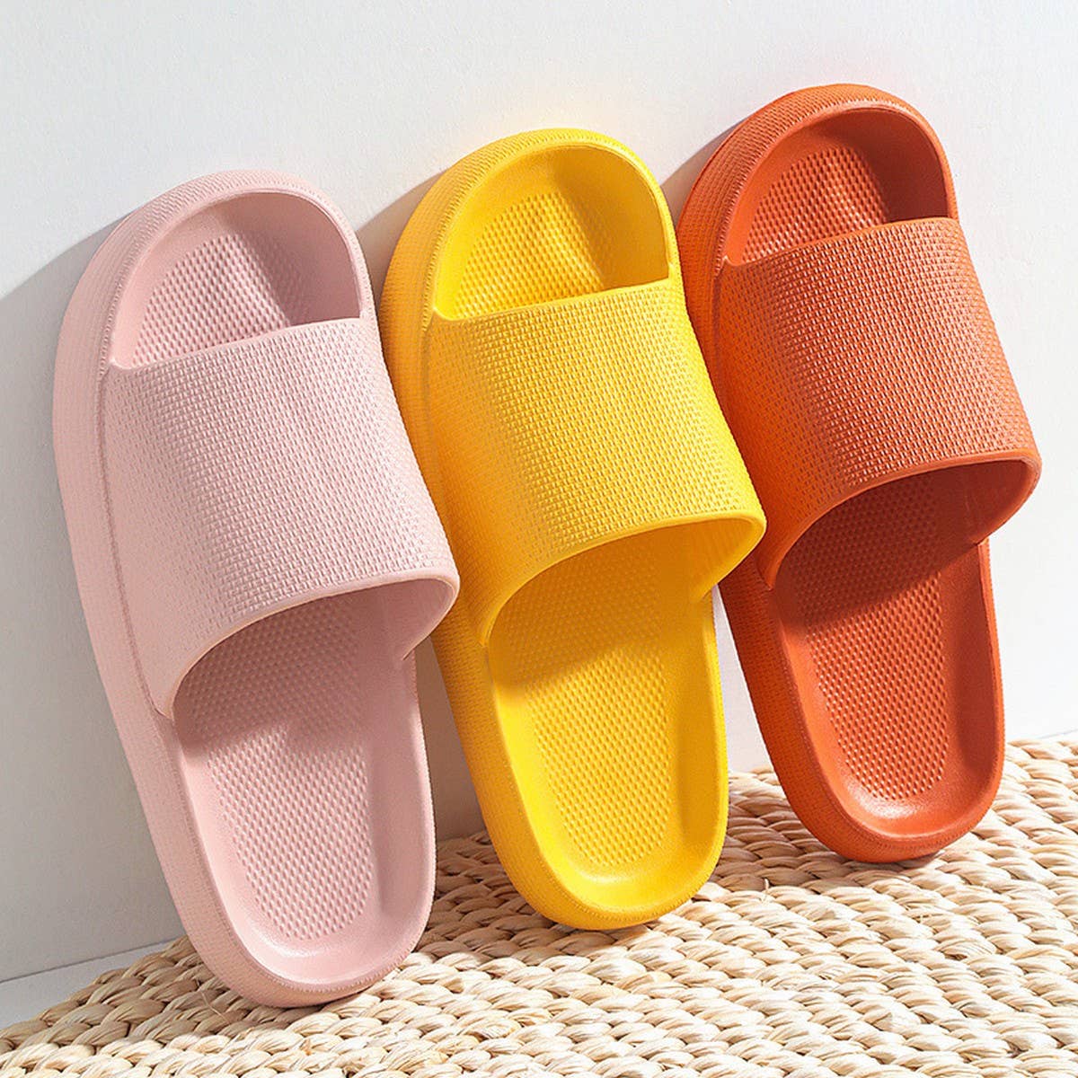 HOUSEHOLD LIGHTWEIGHT SOLID COLOR SLIPPERS
