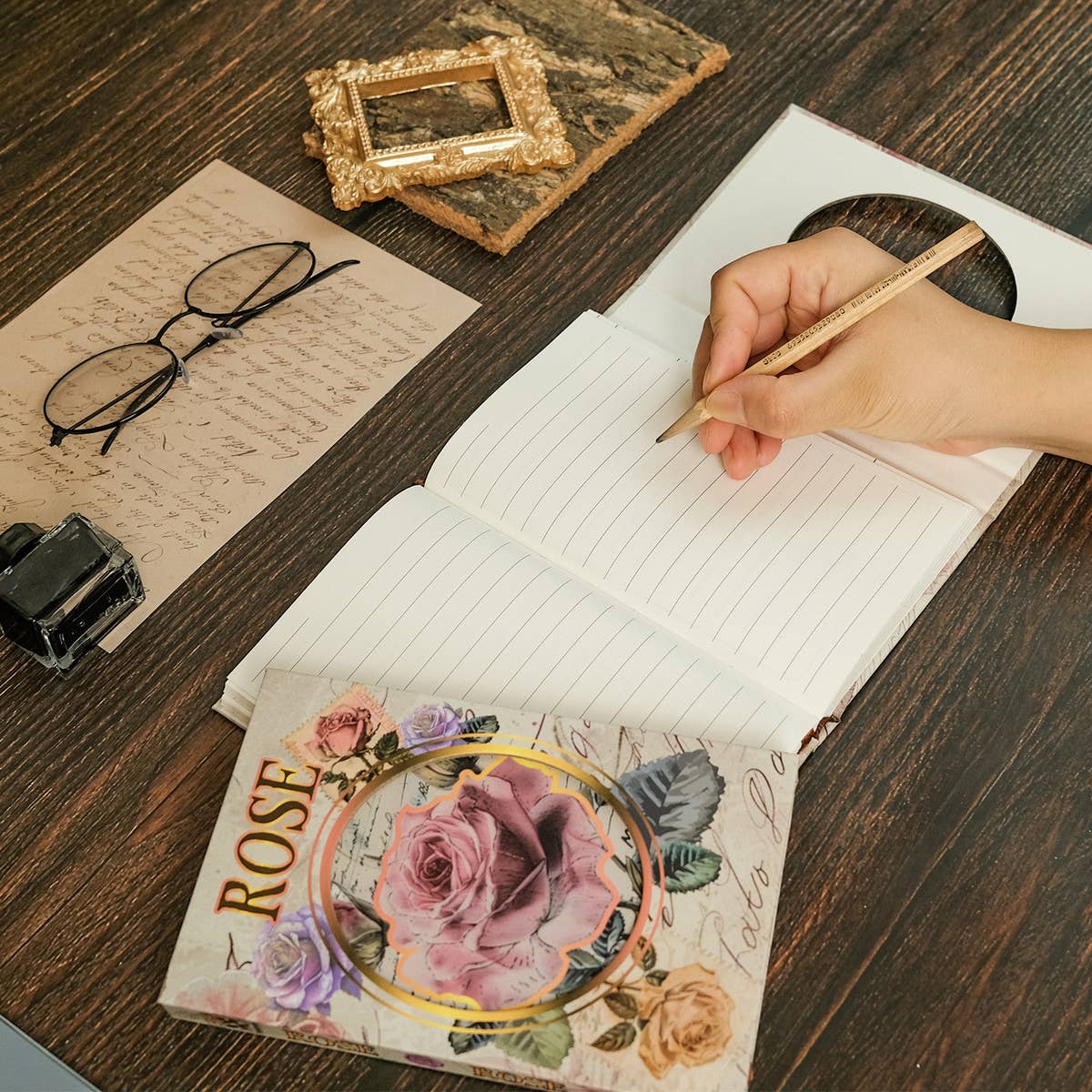 VINTAGE ROSE PORTABLE NOTEBOOK