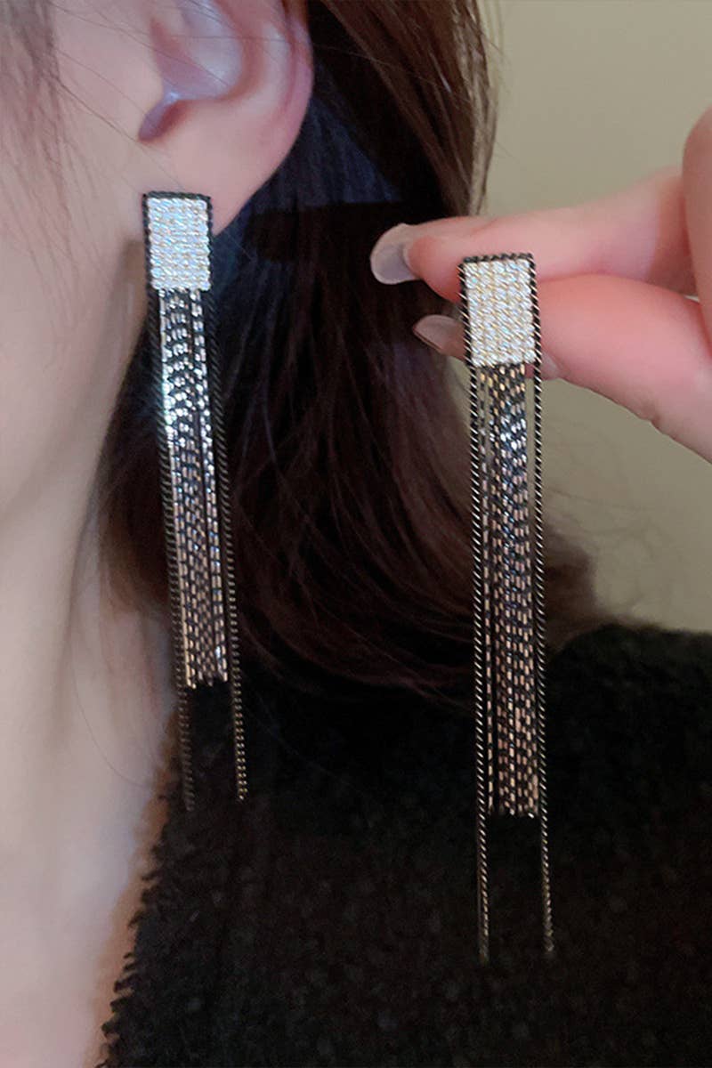 CHANDELIER DROP FASHION EARRINGS_CWAJE0360