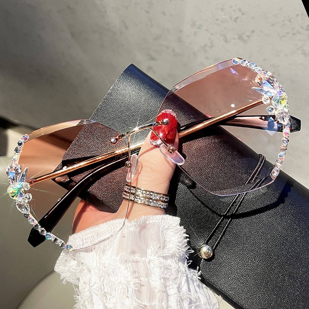 WOMEN FASHION RHINESTONE SUNGLASSES