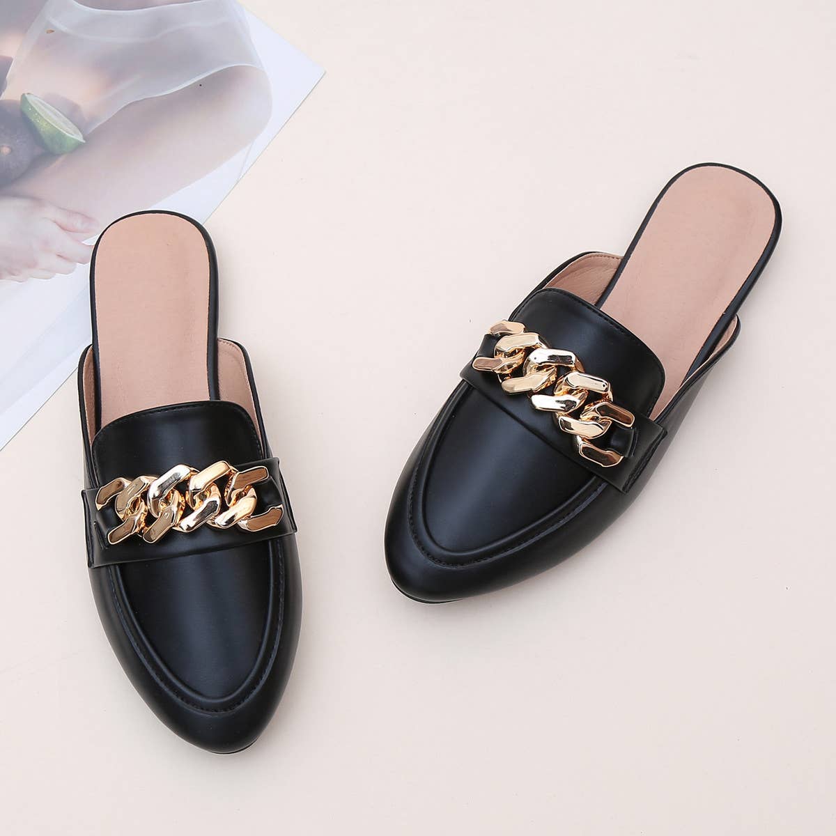 FLAT BOTTOM MULES WITHOUT HEEL