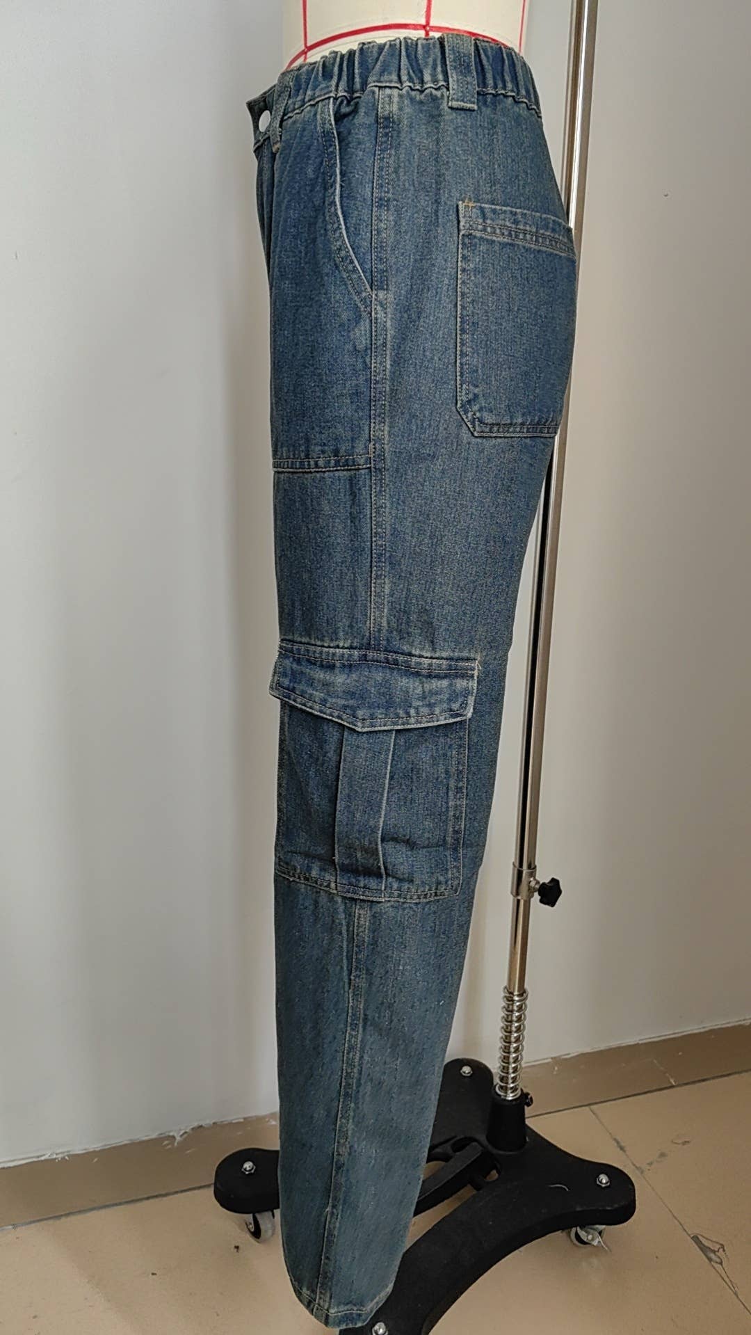 Multi-pocket wide-leg denim workwear jeans