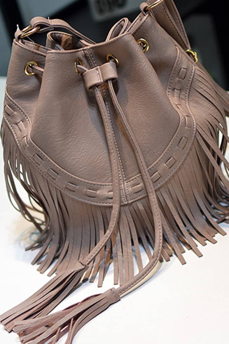 CWAB1570_Leisure drawstring tassel bucket shoulder bag
