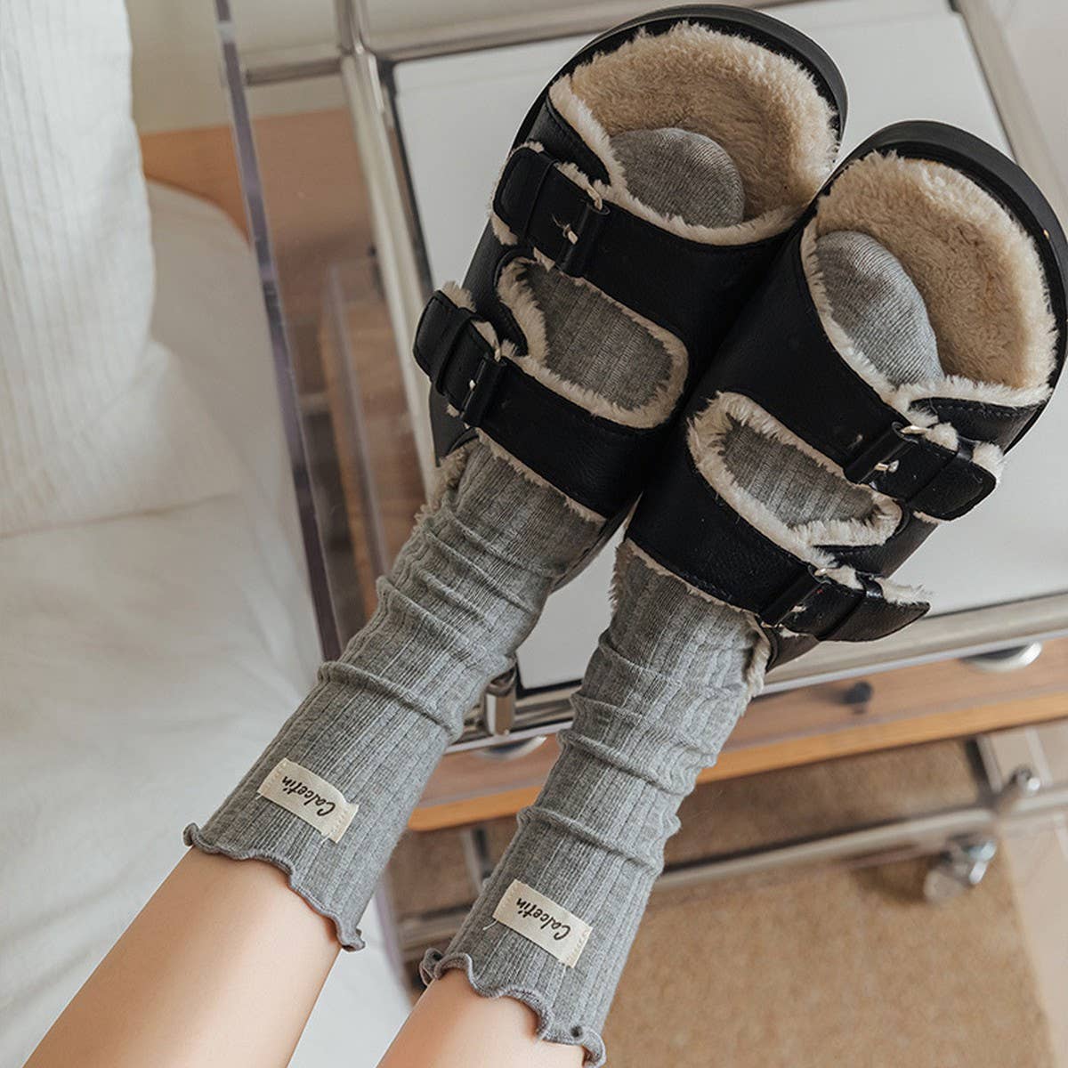 WOMEN  FLOWER  EAR EDGE LONG CREW SOCKS