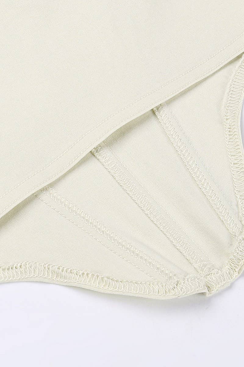 Cwttk0699_Contrast-Color Trim Waist-Revealing Camisole Top