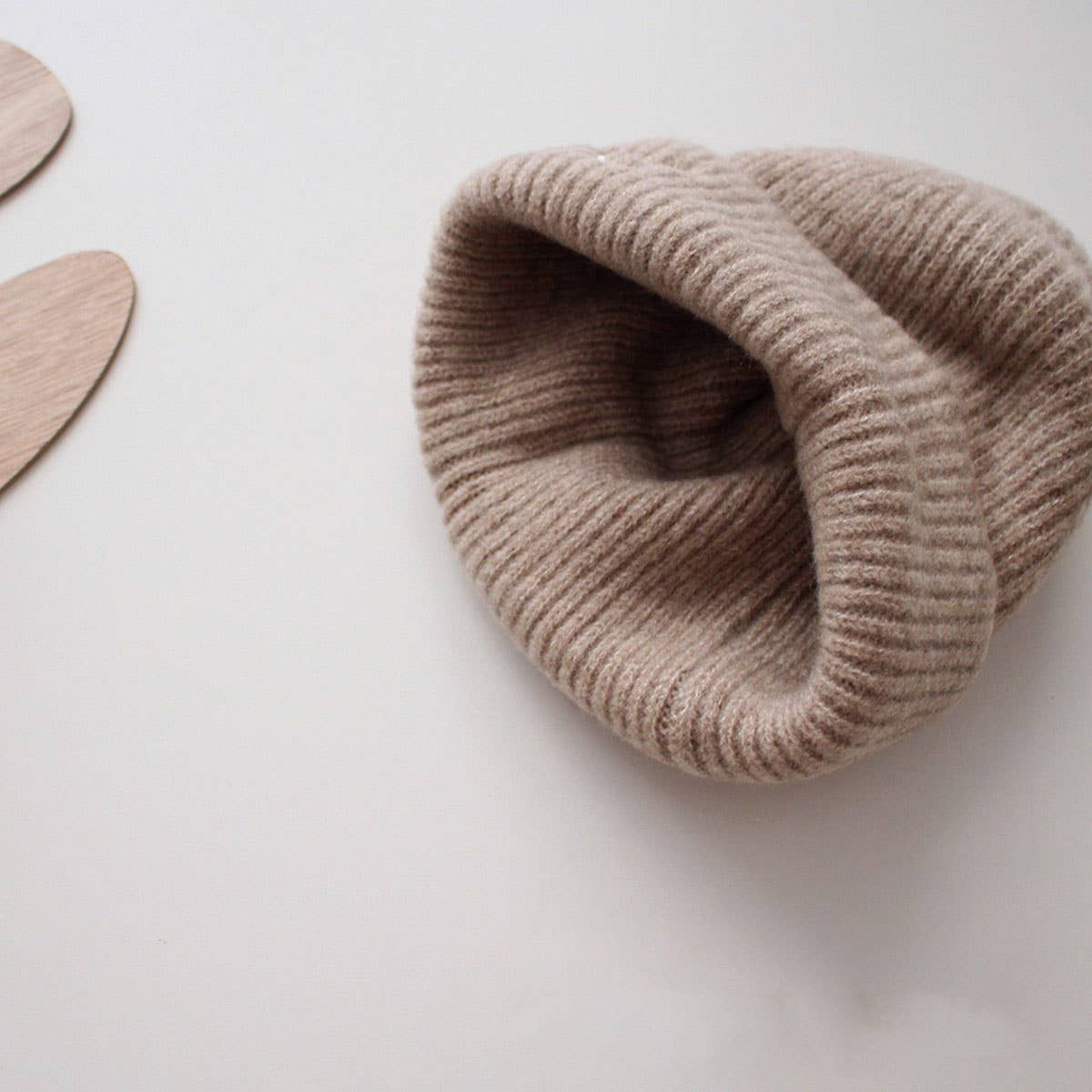 CHILDREN'S STYLISH EMBROIDERED HEART KNITTED HAT_CWAH2934