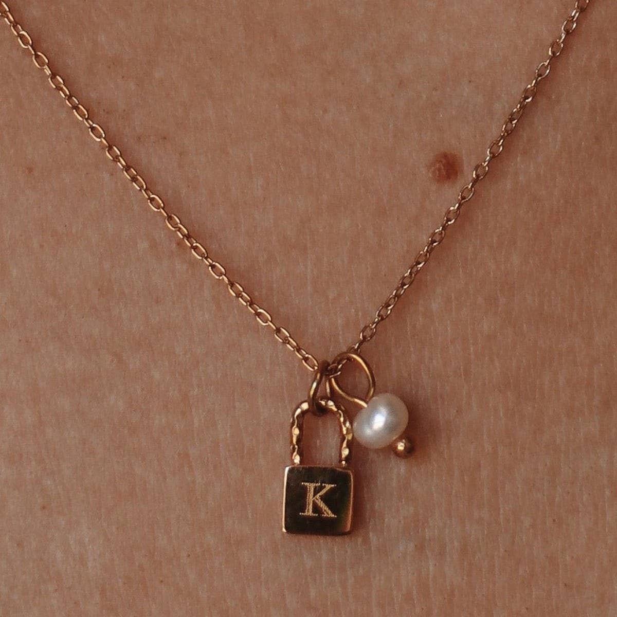 Stainless Steel Letter Pearl Lock Pendant Necklace_CWMM5298