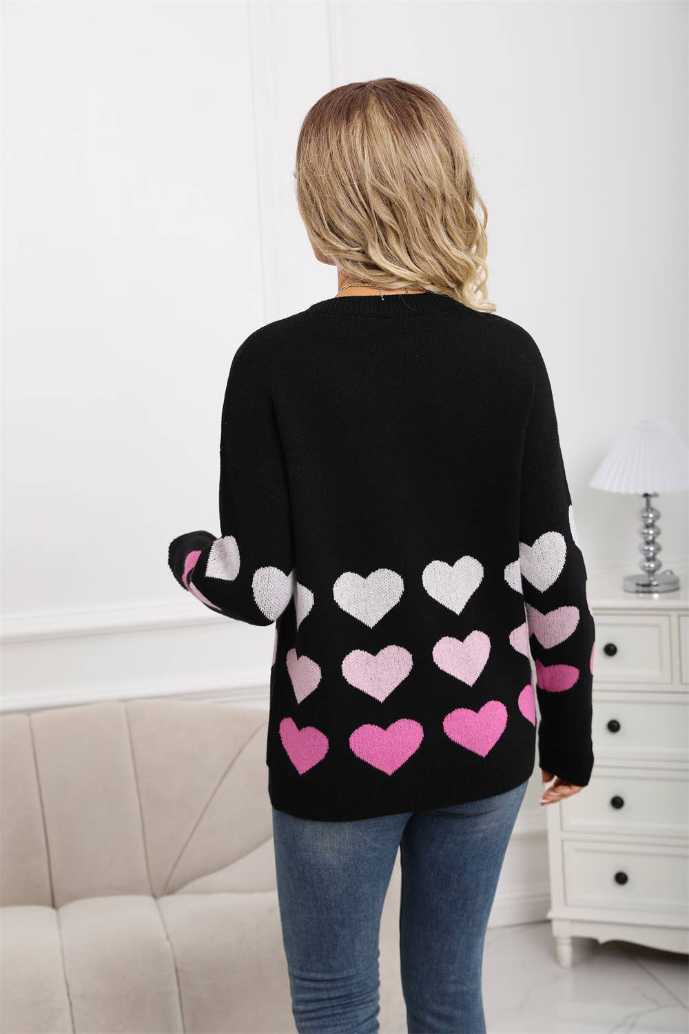 Round-neck knitted gradient heart sweater
