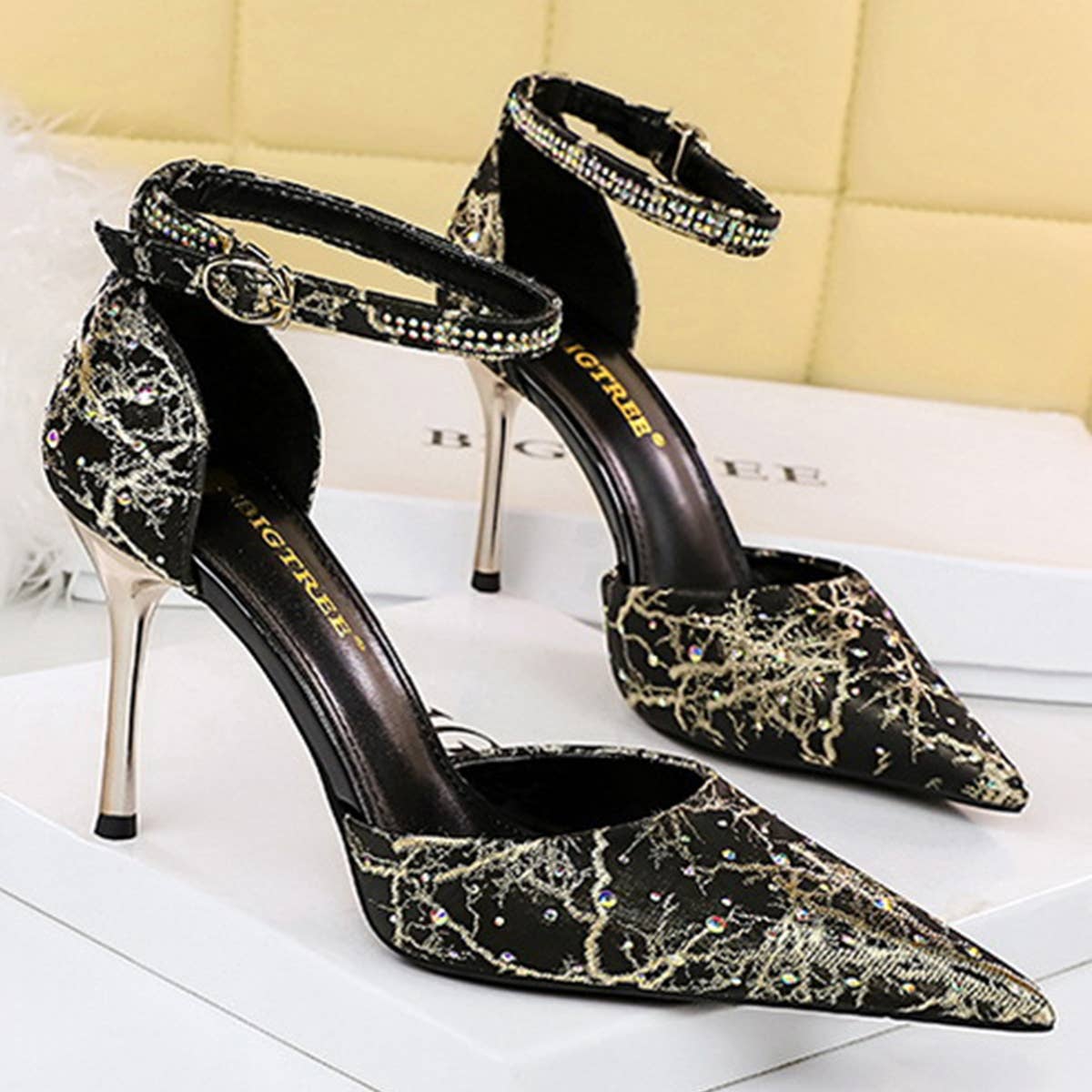 RETRO RHINESTONE HOLLOW STRAP HIGH HEELS_CWSHH0104