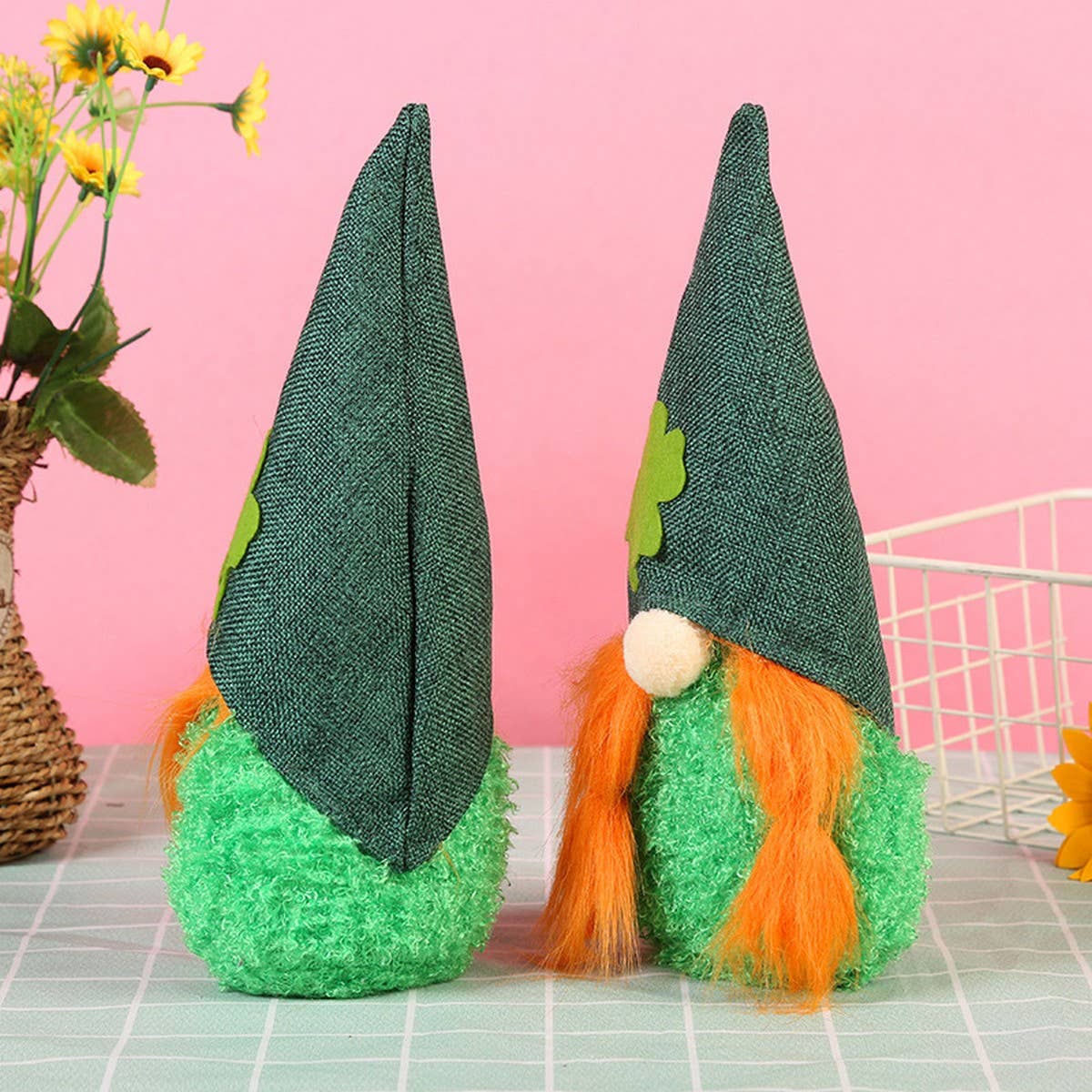 CWMM9482_ST. PATRICK'S DAY FACELESS DOLL ORNAMENT