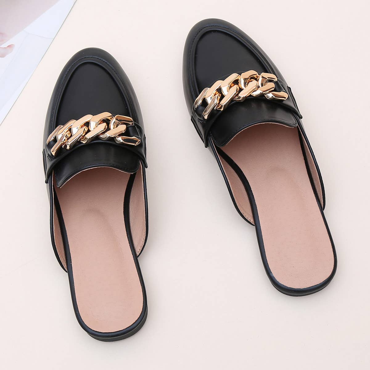 FLAT BOTTOM MULES WITHOUT HEEL