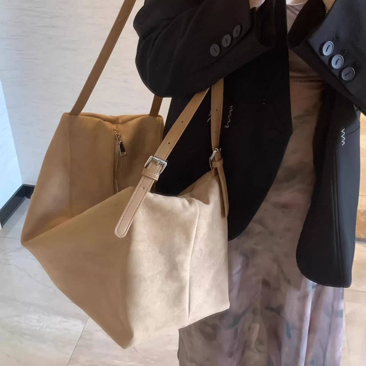 LARGE CAPACITY VELVET DOUBLE STRAP SHOULDER BAG_CWAB4113