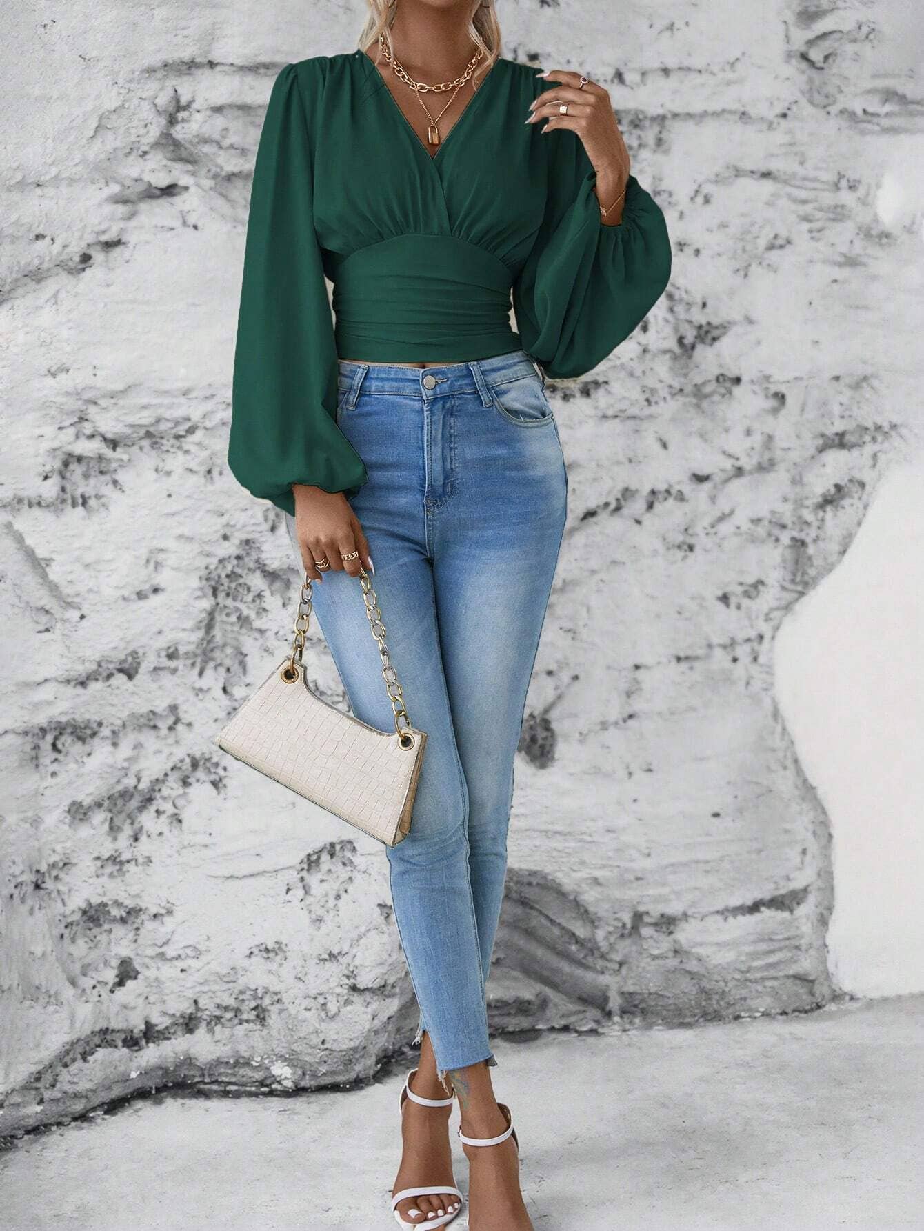 WAISTBAND V-NECK SLEEVED RUFFLED LONG-SLEEVED TOP