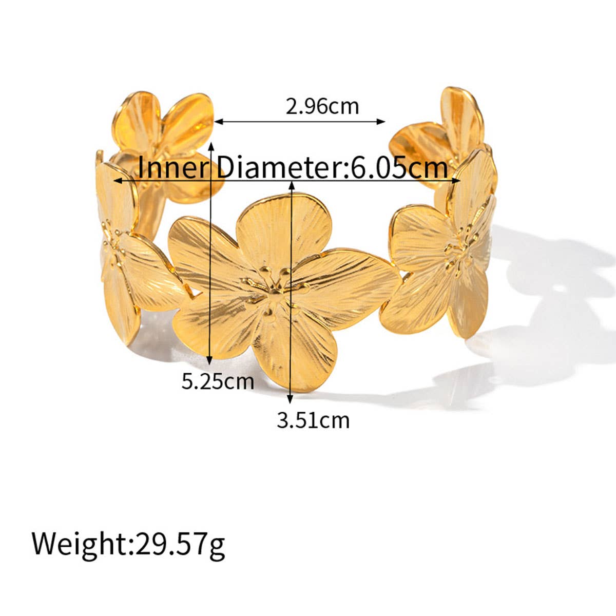 Two-piece set of golden flower stud rings