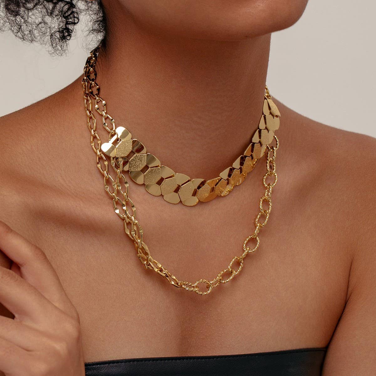 GOLD-PLATED STAINLESS STEEL NECKLACE