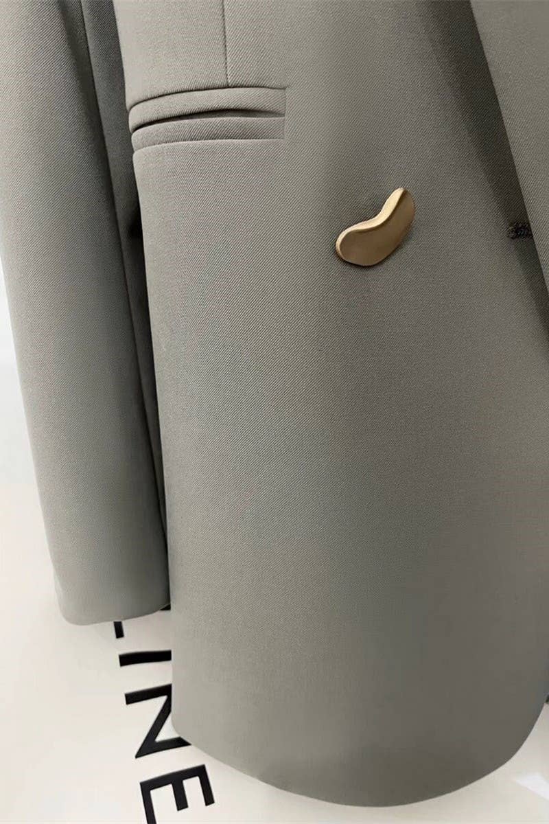 CWOBL0141_LOOSE-FITTING METAL BUTTONED BLAZER