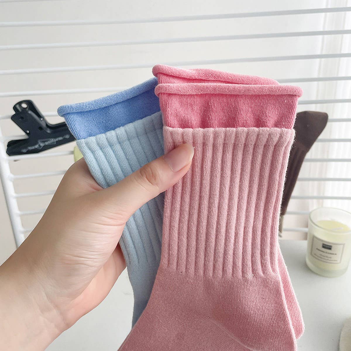WOMEN PAIR BREATHABLE HEMMED SOCKS