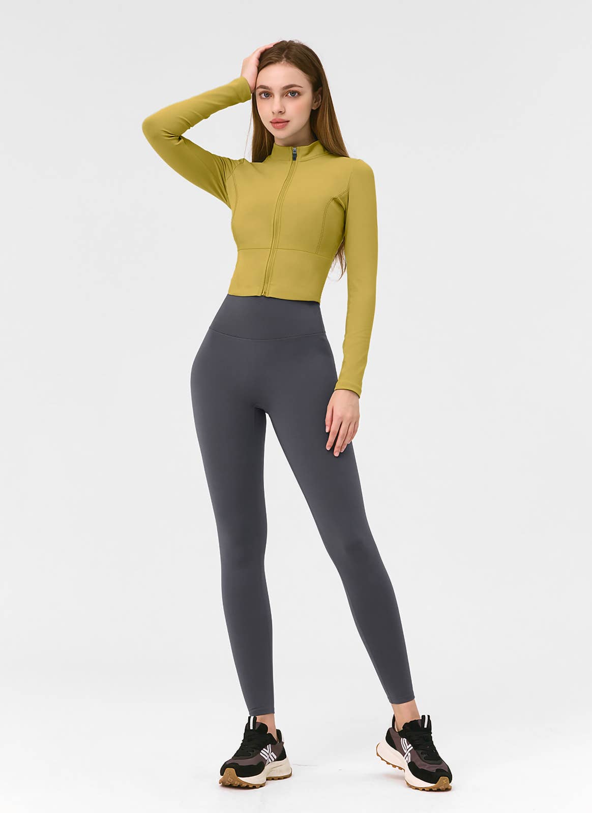 Highly elastic and quick-drying sports jacket