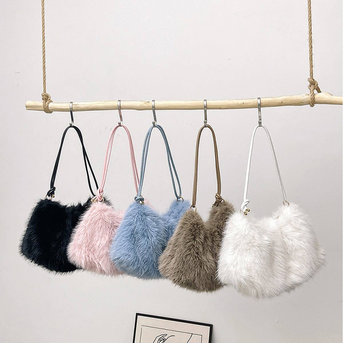 WINTER FASHIONABLE ALL-MATCH FUR PLUSH BAG_CWAB3918