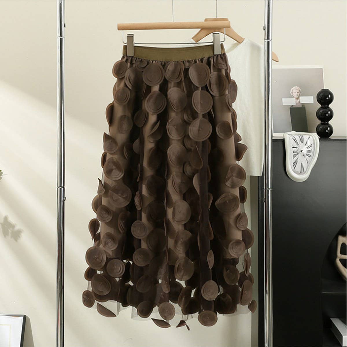 THREE-DIMENSIONAL FLORAL TULLE MESH SKIRT