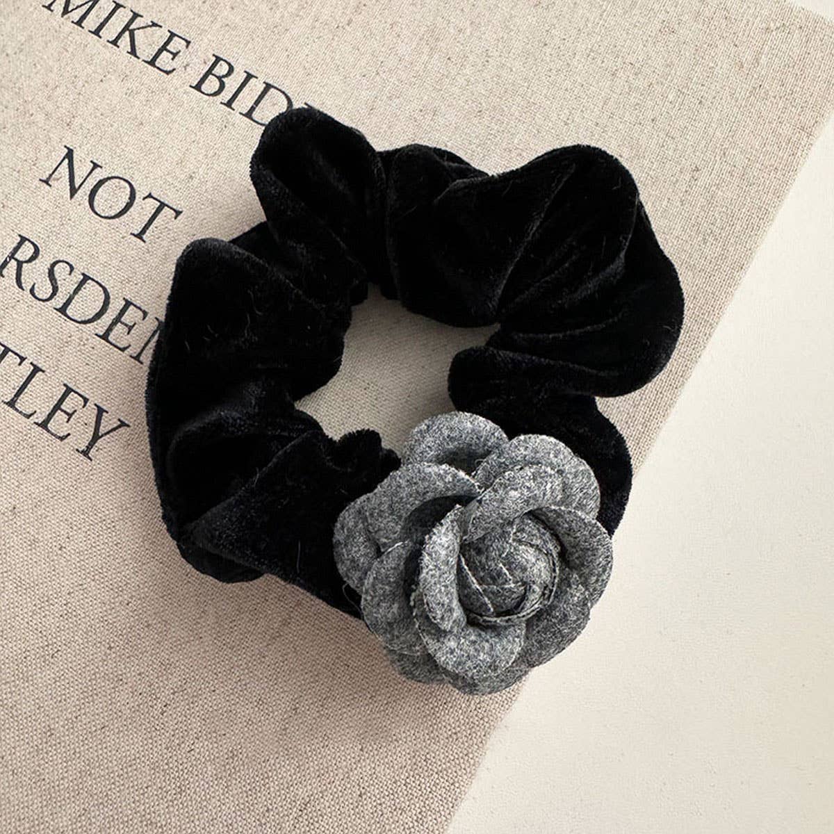 COOL GRAY CAMELLIA HAIRPIN HEADBAND