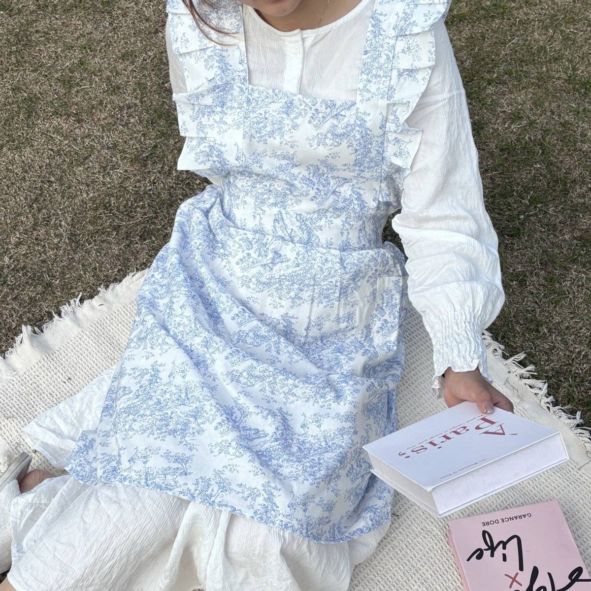 WATERPROOF AND OIL-RESISTANT BLUE INK APRON