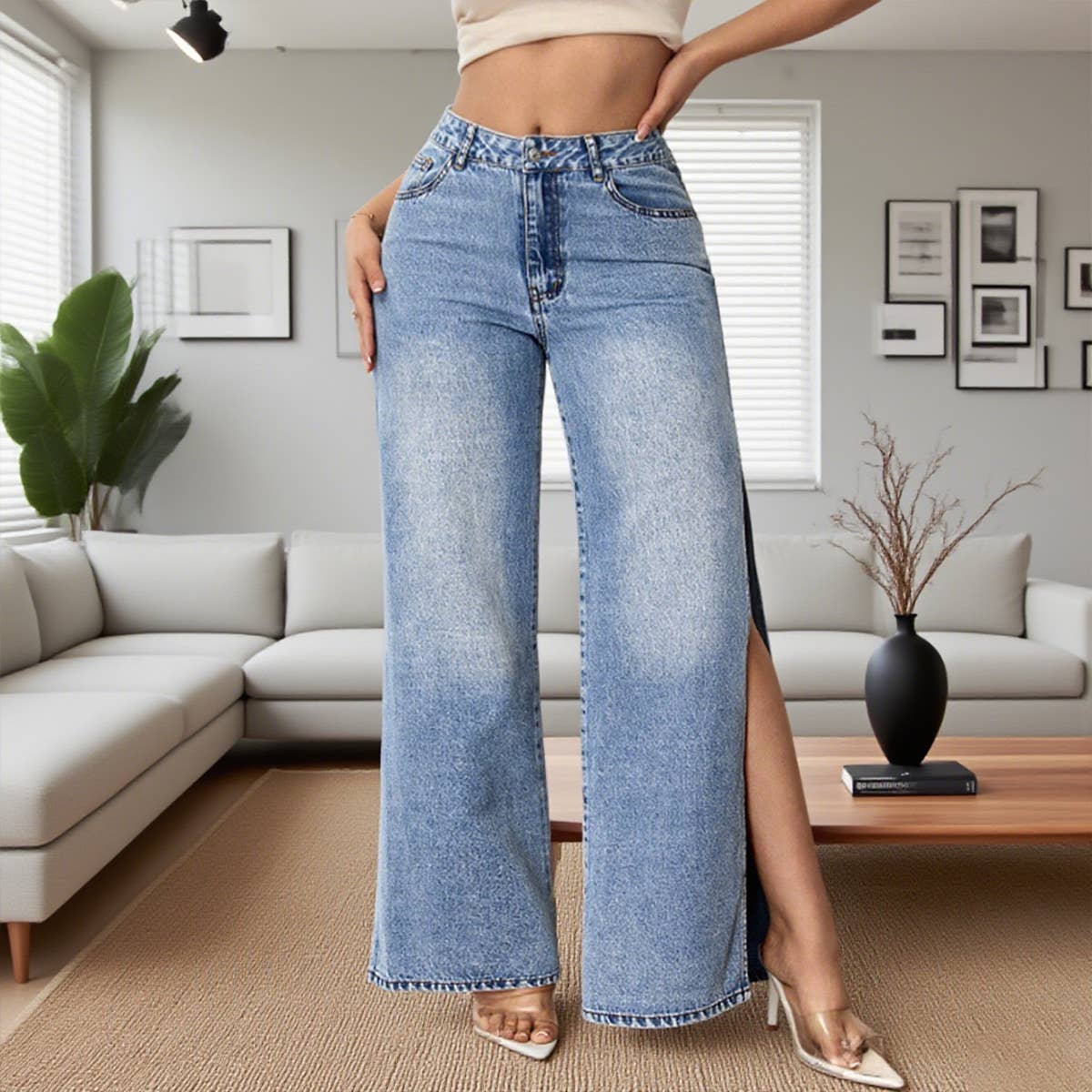 Broadly split vertical legs, loose cowboy pants