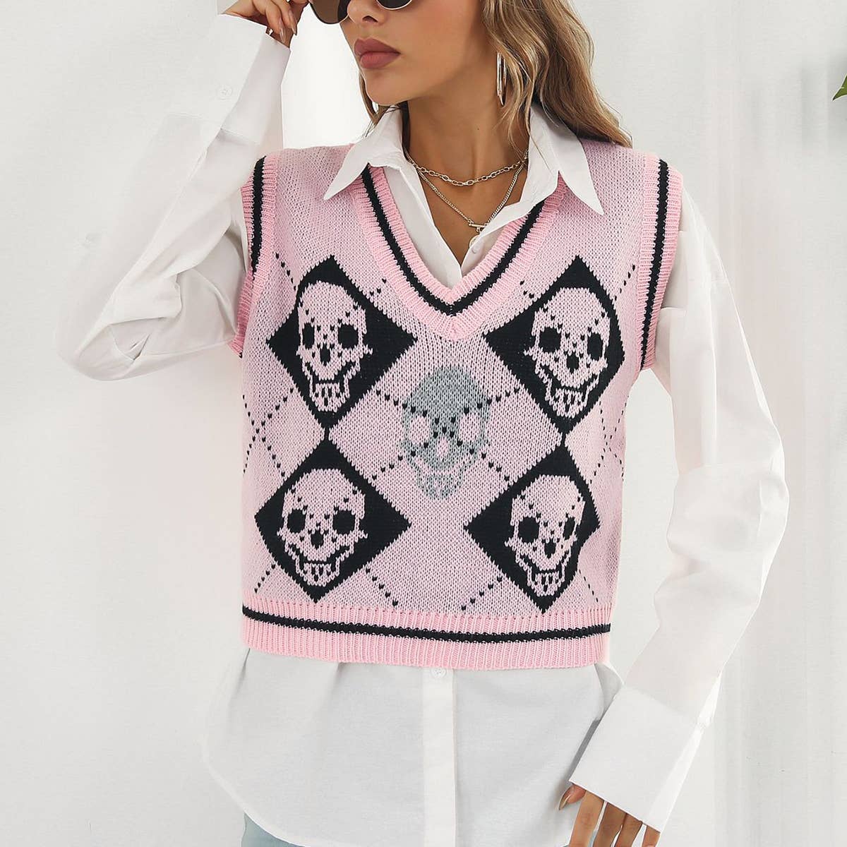 SKULL JACQUARD DIAMOND CHECK VEST SWEATER