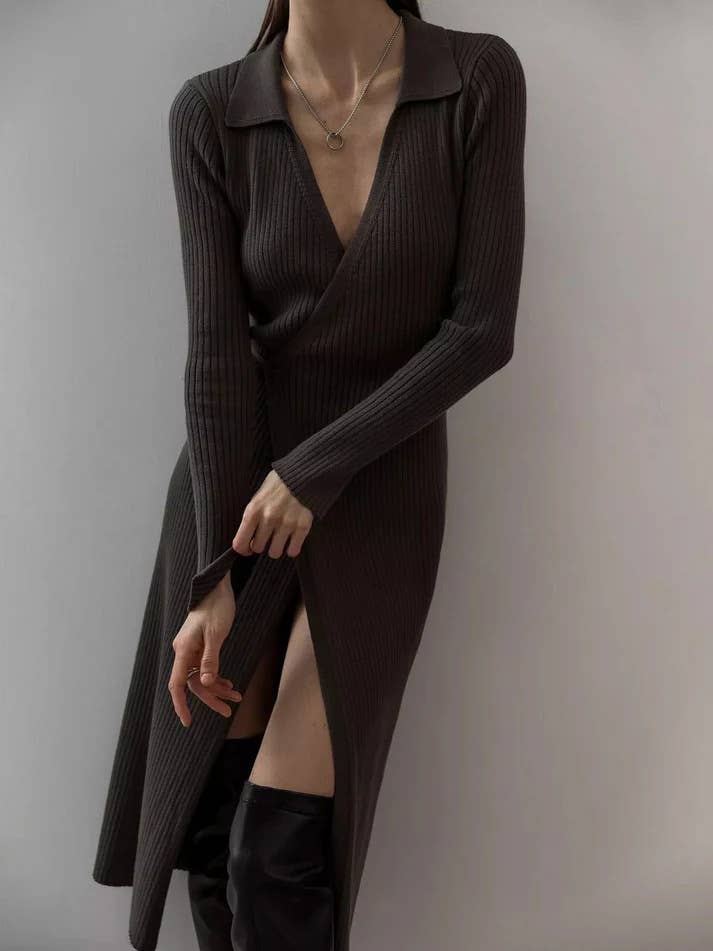 Long-sleeved solid-color fitted sweater dress