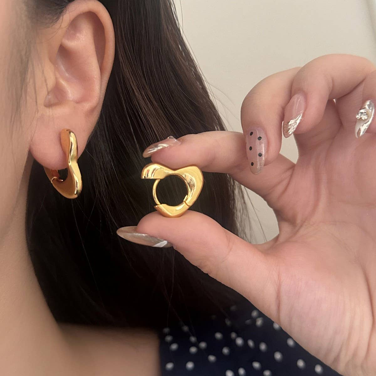 VALENTINE'S DAY HIGH-END VINTAGE HEART EARRINGS