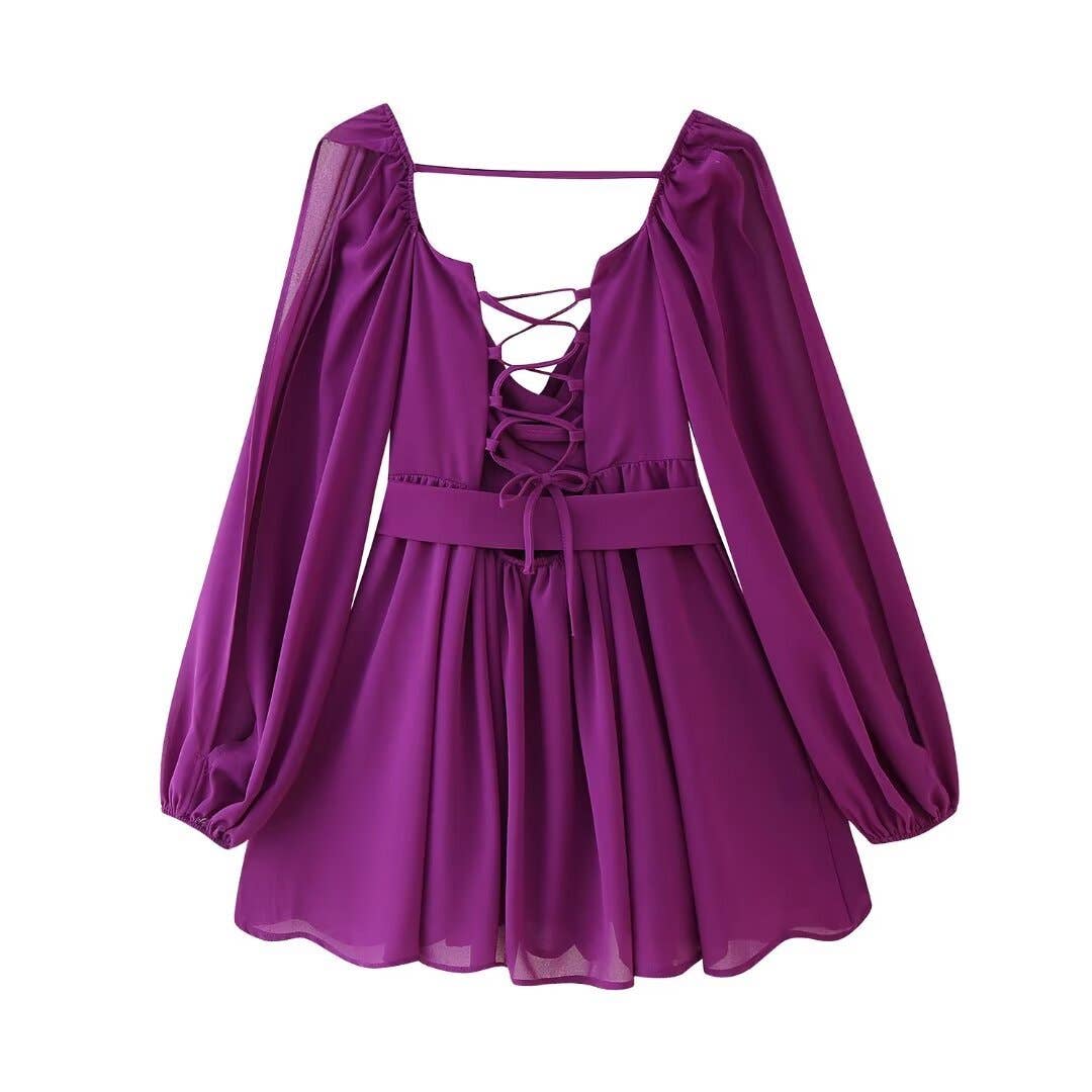 Short dress hollow lantern sleeves and a V-neck