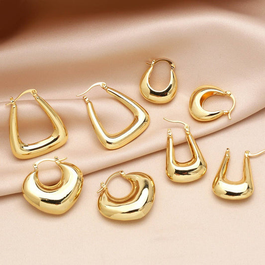 U SHAPED MINIMALIST GOLD PLATED EARRINGS