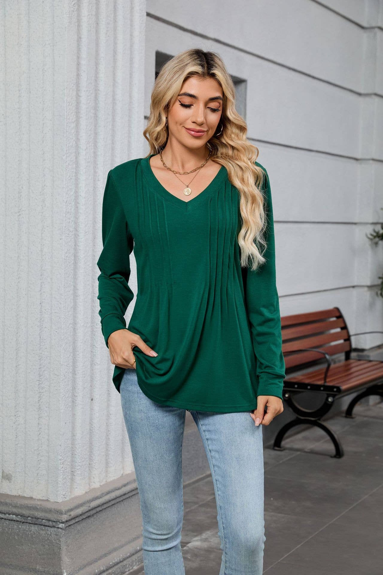 Solid-color V-neck striped long-sleeved T-shirt_CWTBLL00924