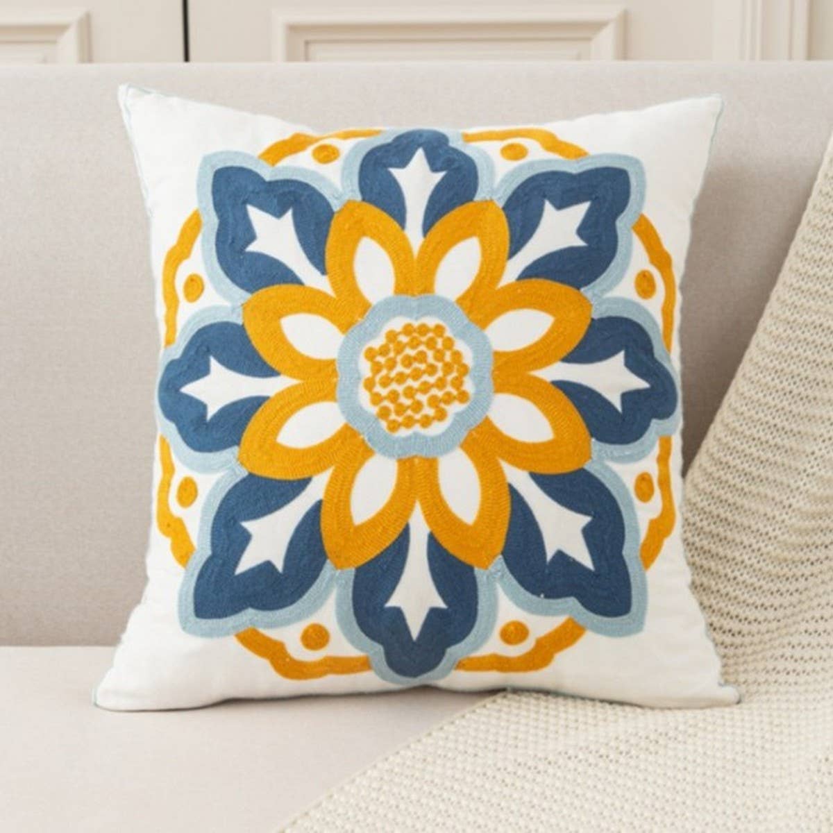 DAISY FLORAL TUFTED PILLOW COVER COTTAGE CHIC DECOR_CWMM7686