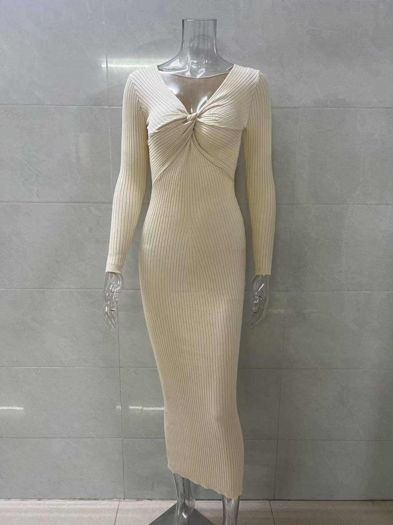 Pleated chests solid-color long-sleeved dress