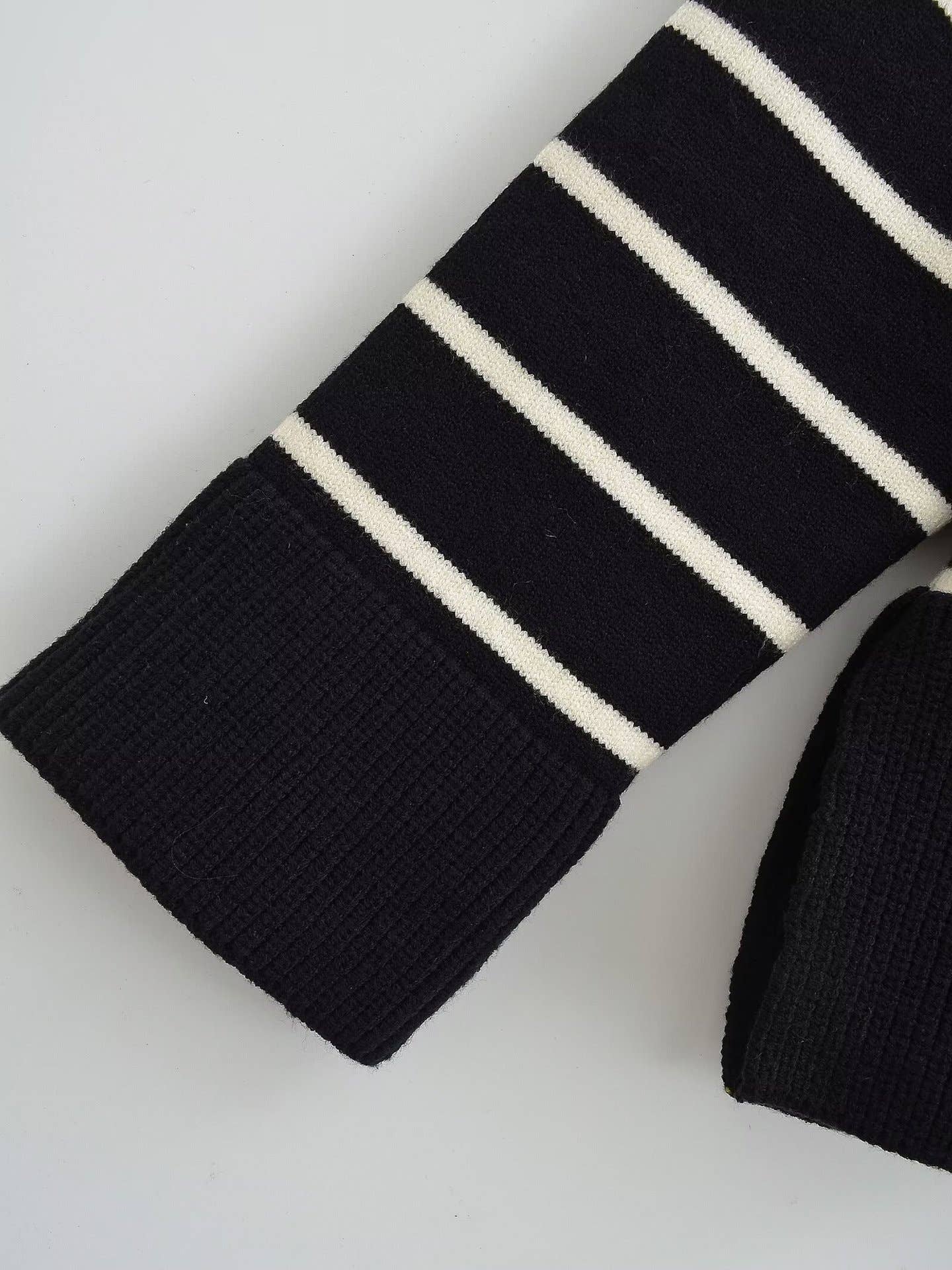 STRIPED LONG-SLEEVED SINGLE-BREASTED CARDIGAN