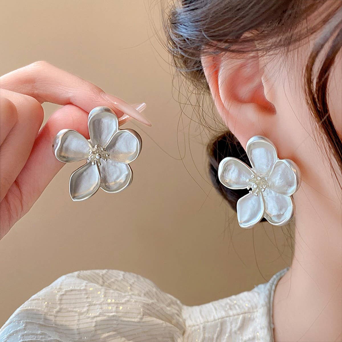 FLOWER TEMPERAMENT FASHION EARRINGS
