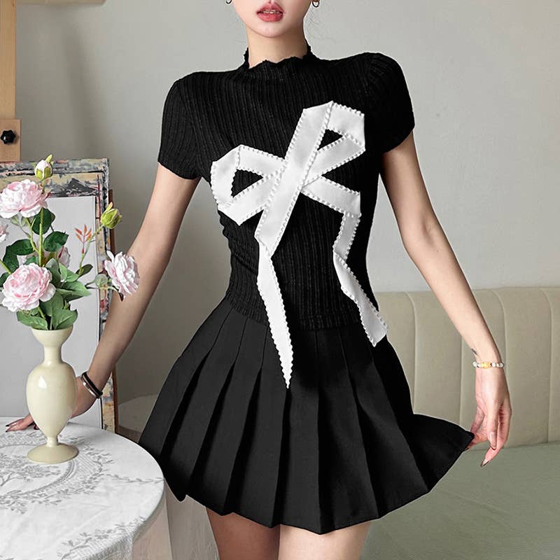 Slim-fit stylish crew neck with short sleeves