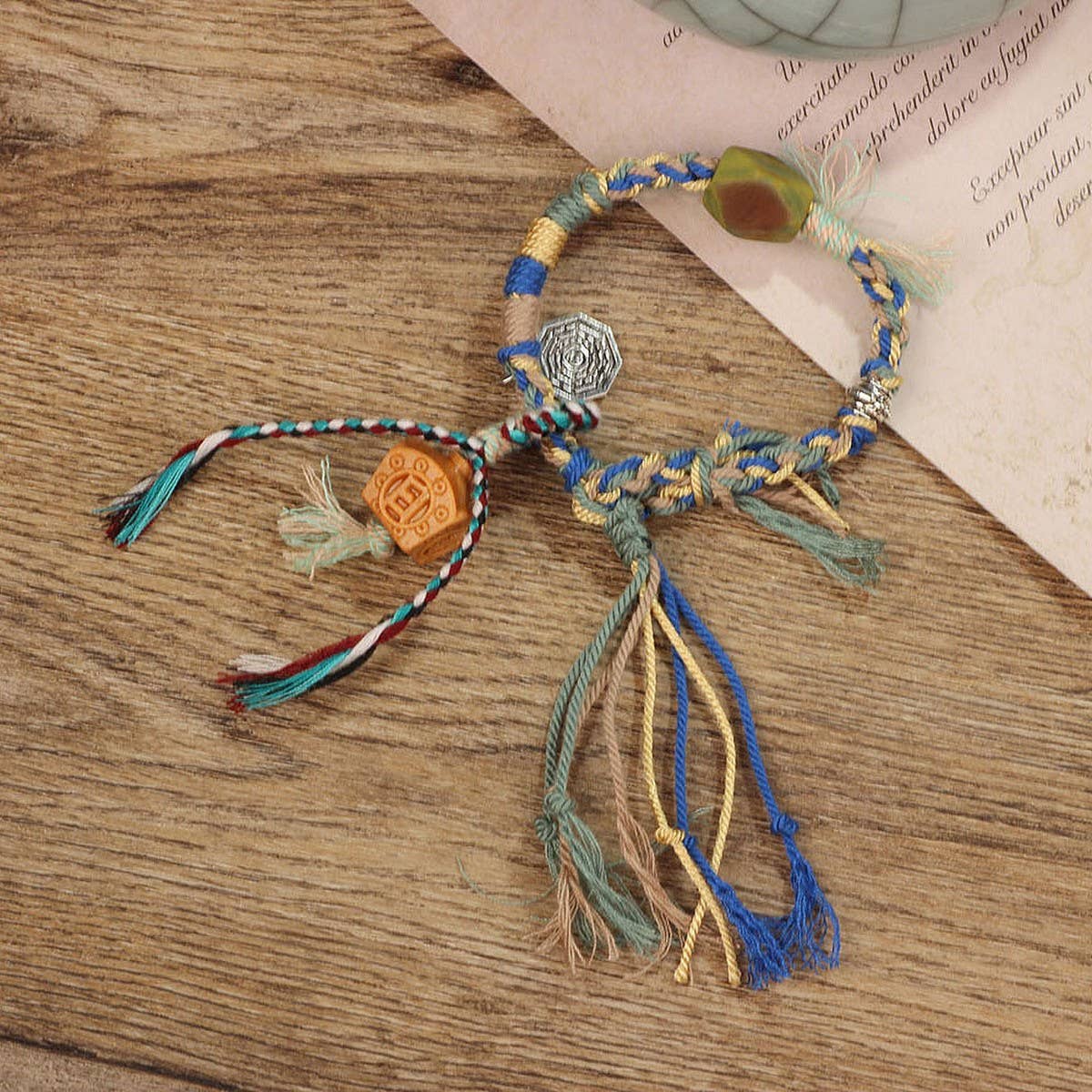 RETRO ETHNIC STYLE HAND-WOVEN TASSEL BRACELET_CWAJE3962