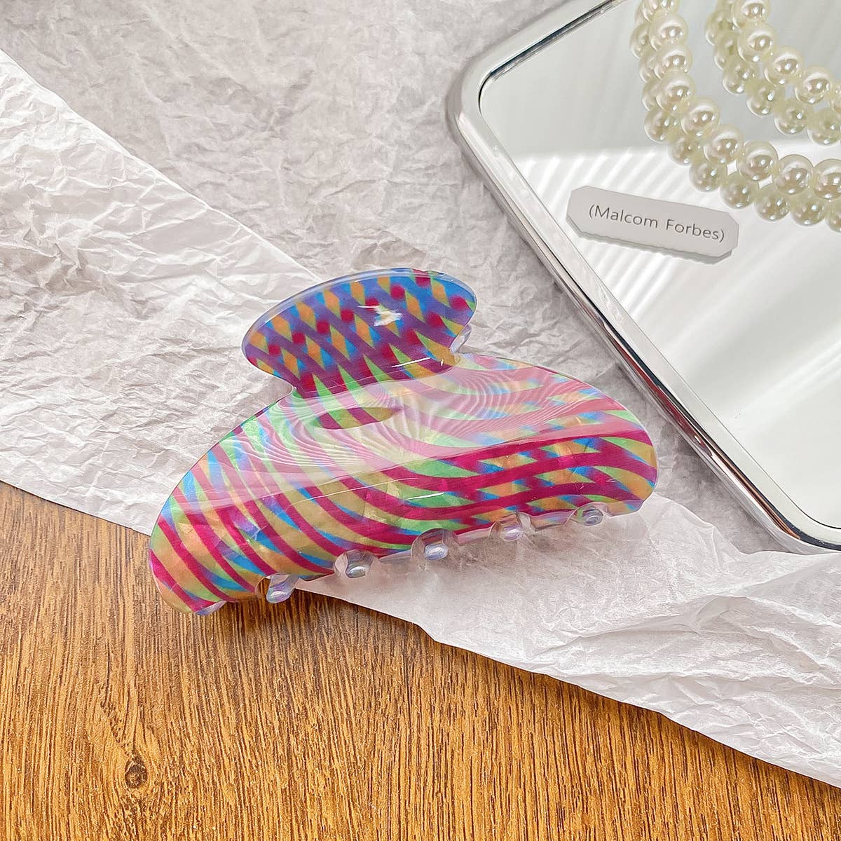 Retro and elegant floral print grab clip