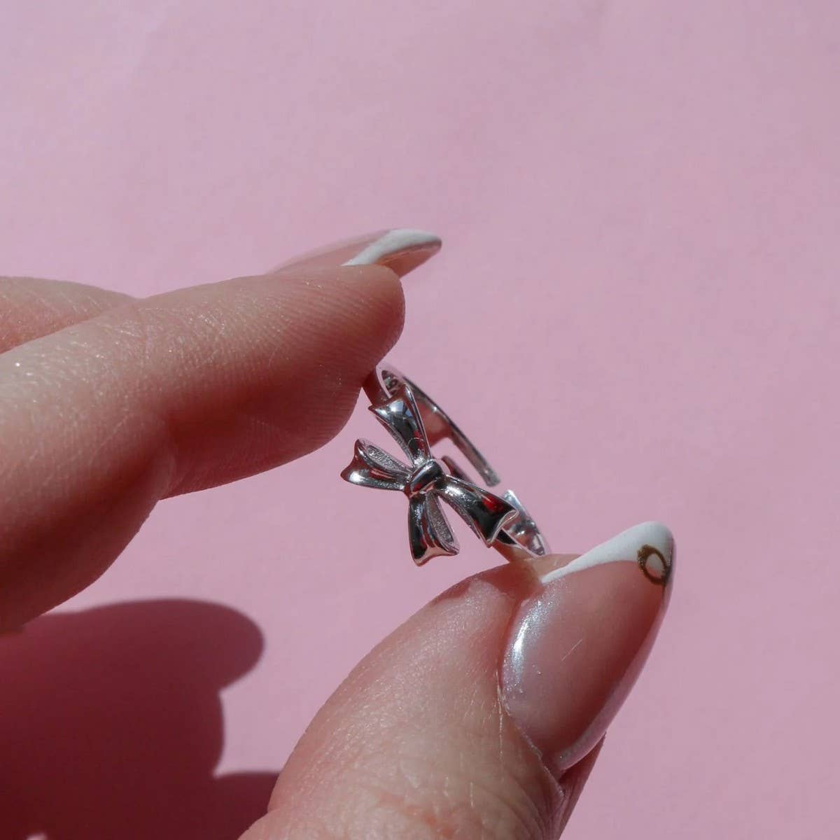 Creative painted design bow ring