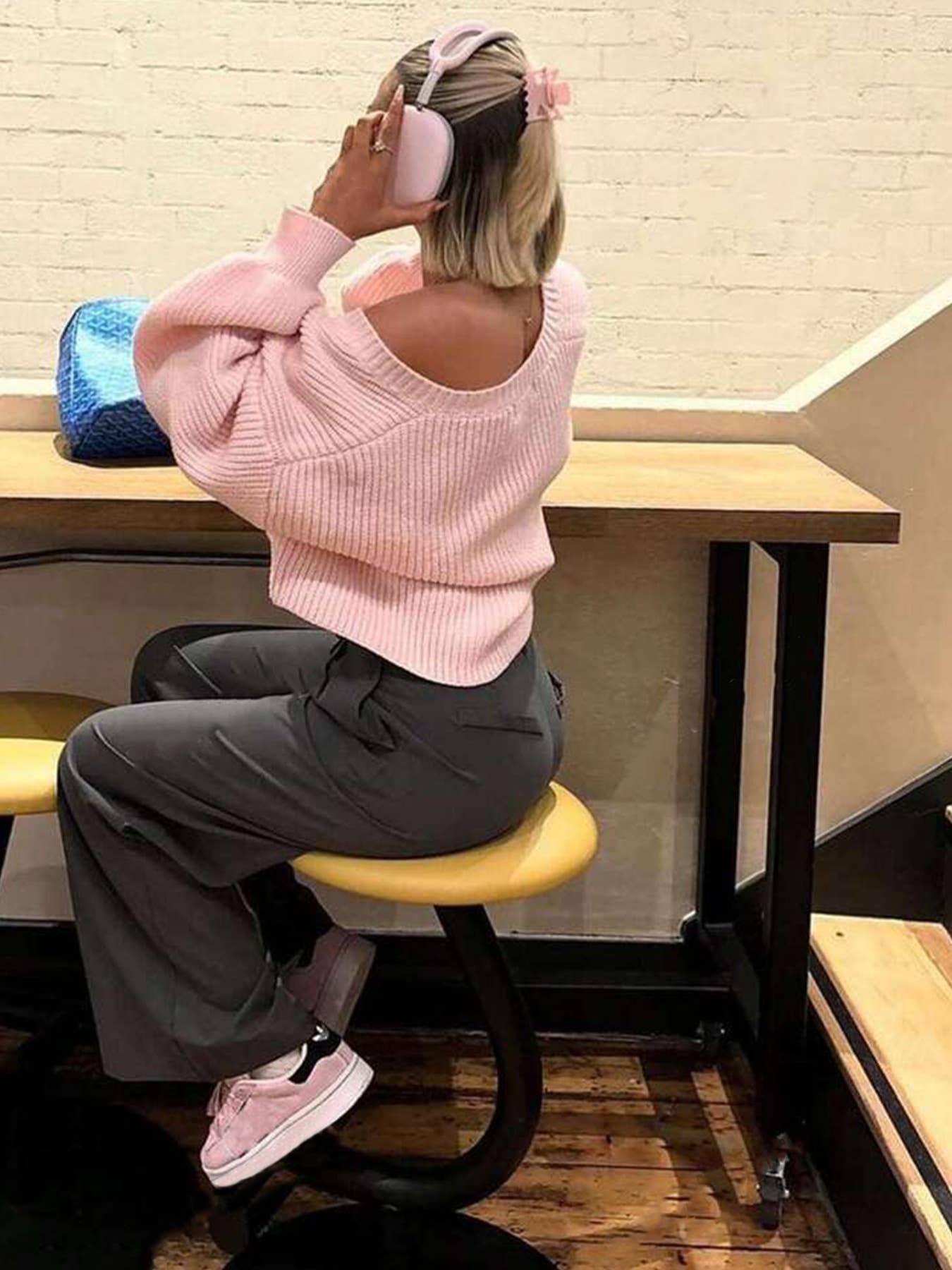 Sexy hot girl thread short section cardigan