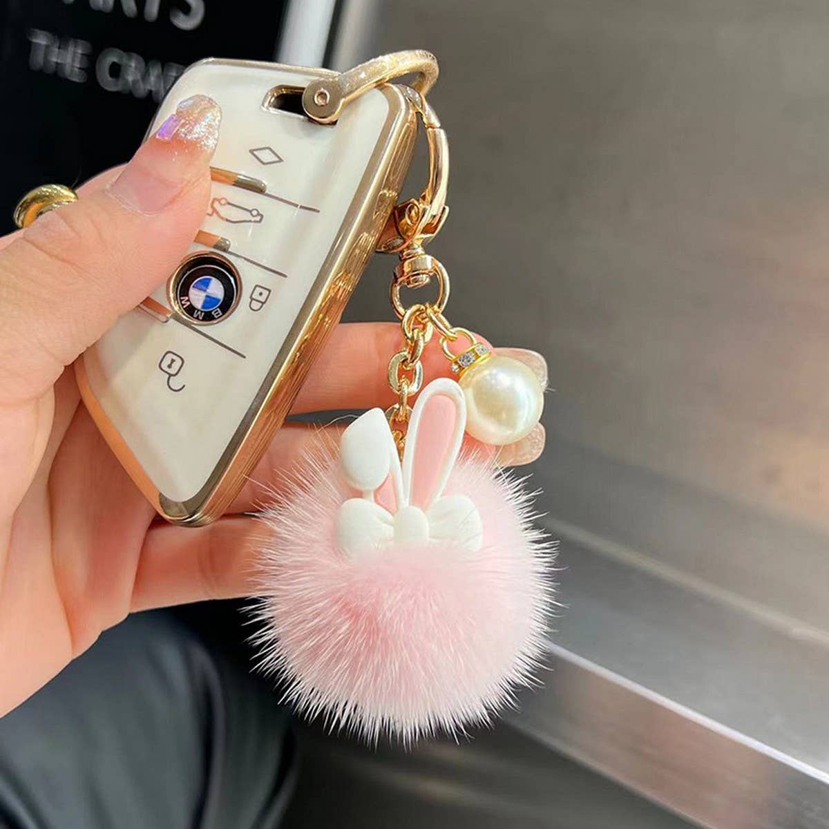 CUTE BUNNY CAR KEYCHAIN PENDANT ACCESSORIES
