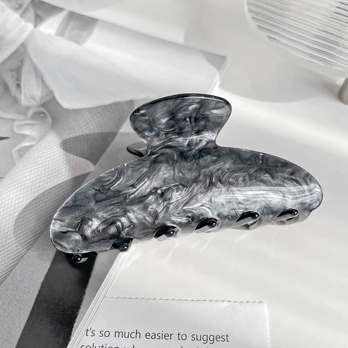 Large-size acetic acid-like jelly-colored gripper