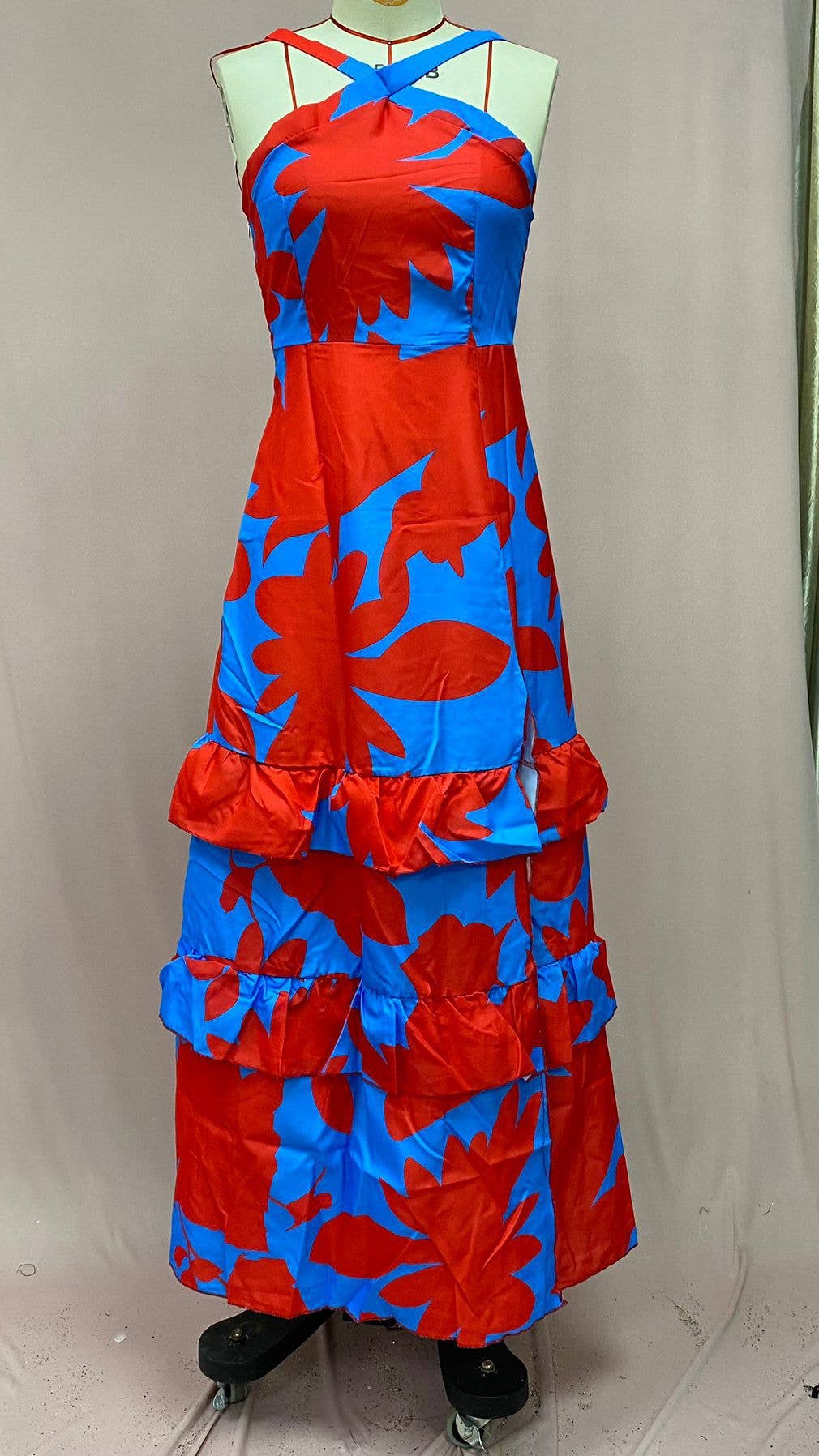 A bohemi printed V-neck sleeveless halter dress