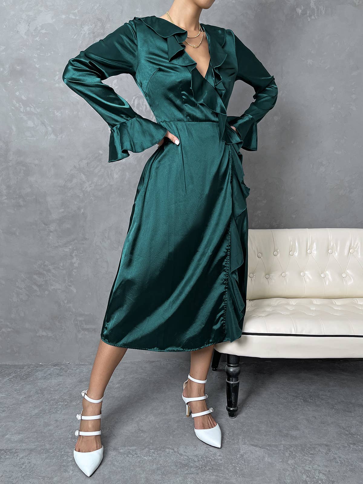 Elegant style lace V-neck petal-sleeve dress